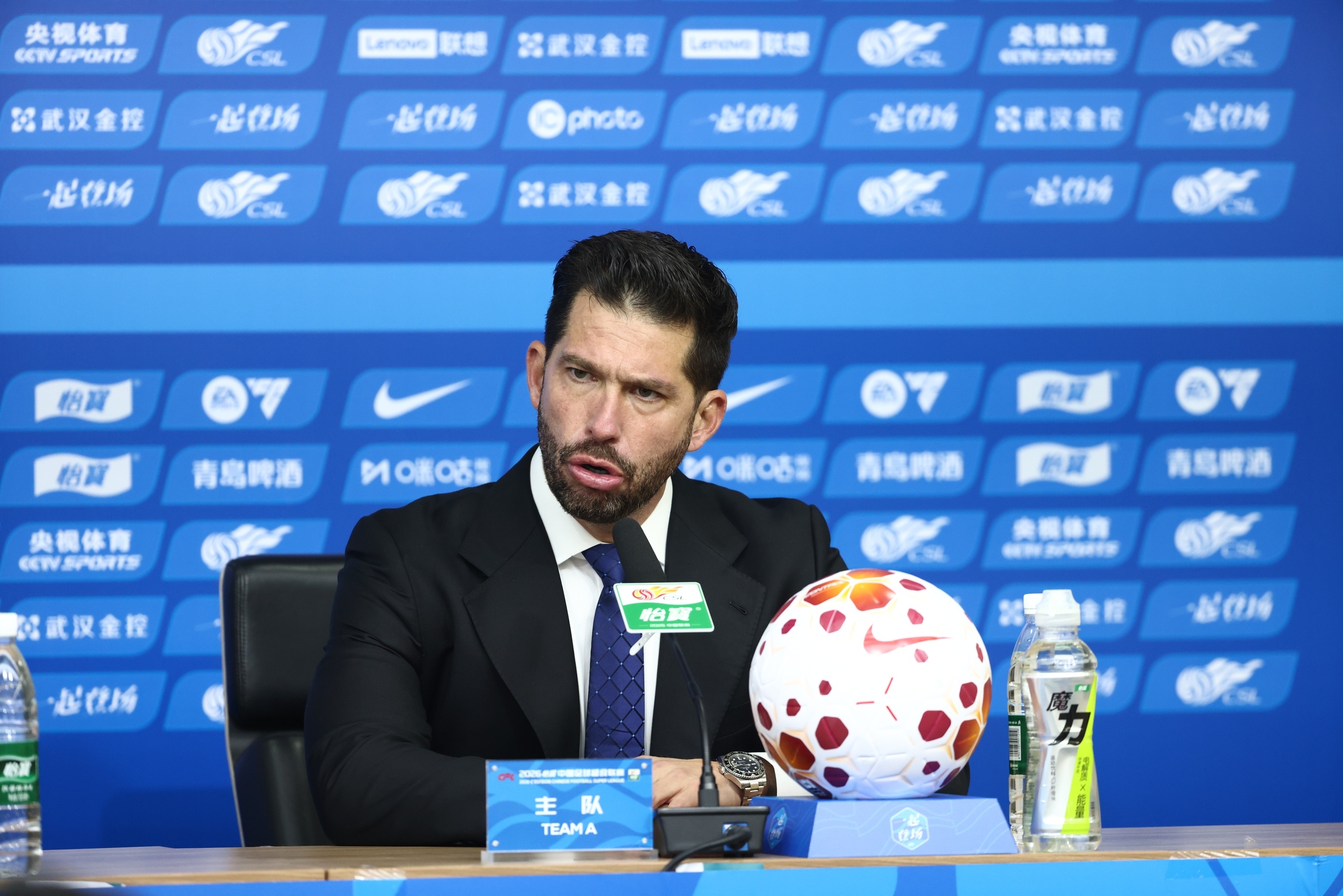 华体会官网-三镇主帅：丢球因注意力不集中和自身失误，球员精气神很不错