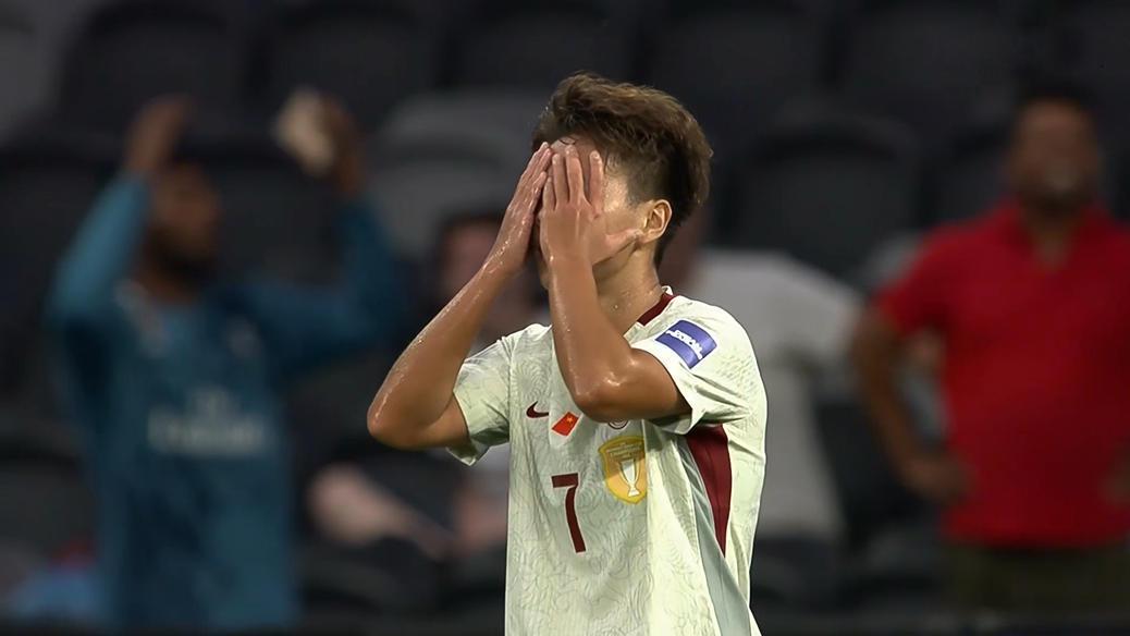 华体会app下载-无视2点球+进球被吹！中国女足连遭“争议吹罚”，王霜惊艳世界波